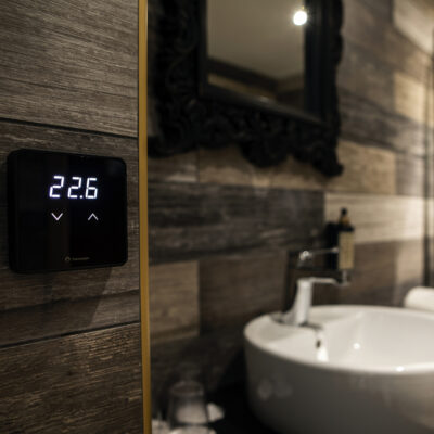 Thermotech trådlös rumstermostat IQ Room svart rsk 2973120